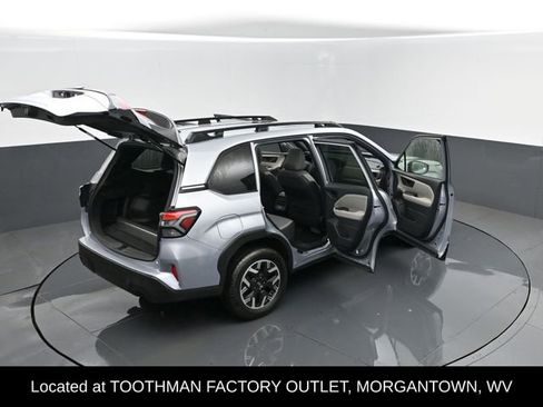 Used 2025 Subaru Forester Premium AWD/4WD image 26