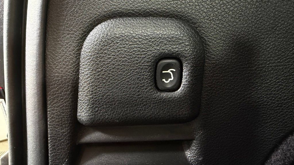 Used 2020 Jeep Grand Cherokee SRT AWD/4WD image 12