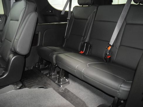 Used 2024 GMC Yukon XL Denali w/ Advanced Technology Package AWD/4WD image 46