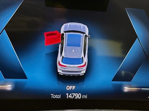 Used 2024 BMW X5 xDrive50e w/ M Sport Package image 9