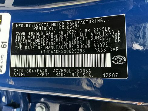 Used 2025 Toyota Camry LE FWD image 30