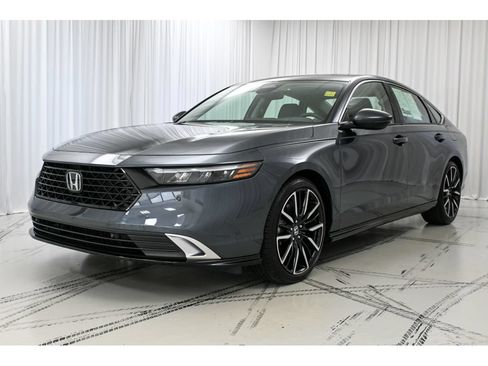 Used 2023 Honda Accord Touring image 4