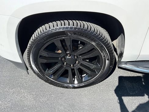 Used 2020 Cadillac Escalade Luxury AWD/4WD image 11