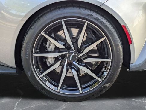 Used 2019 Aston Martin V8 Vantage Coupe RWD image 31
