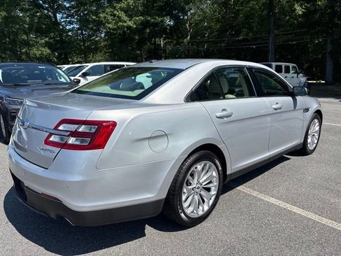 Used 2019 Ford Taurus Limited FWD image 5