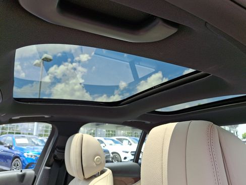 Used 2017 Mercedes-Benz E 300 4MATIC image 15