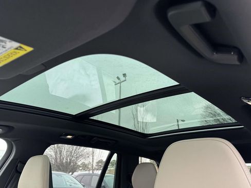 New 2026 Volvo XC90 B6 Plus w/ Protection Package Premier AWD/4WD image 19
