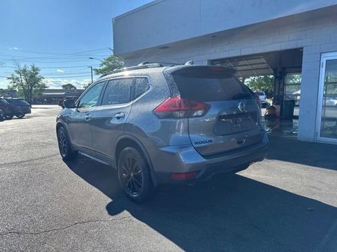 Used 2018 Nissan Rogue SV AWD/4WD image 4
