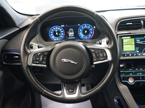 Used 2020 Jaguar F-PACE SVR AWD/4WD image 34