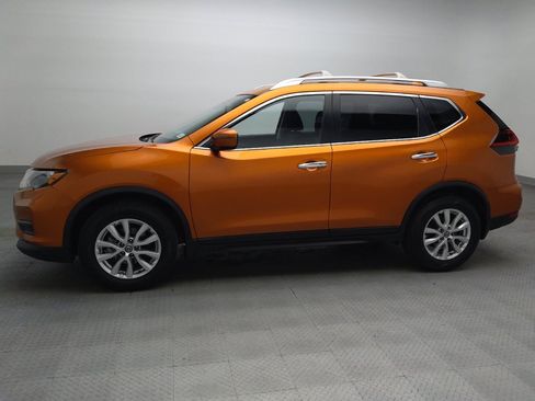Used 2020 Nissan Rogue SV FWD image 2