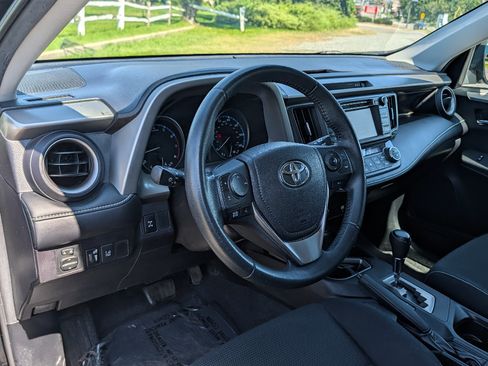 Used 2017 Toyota RAV4 XLE w/ Carpet Mat Package AWD/4WD image 20