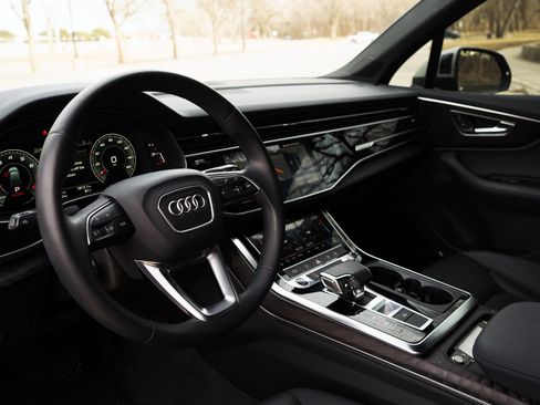 Used 2022 Audi Q7 Premium Plus image 16