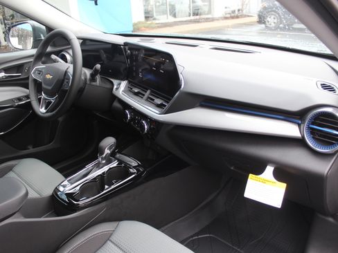 New 2026 Chevrolet Trax LT w/ Driver Confidence Package image 14
