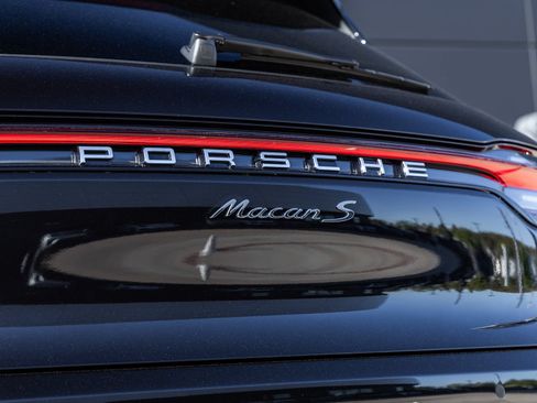 Certified 2026 Porsche Macan S AWD/4WD image 15