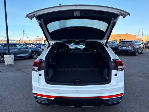 Used 2020 Volkswagen Atlas Cross Sport SEL Premium image 28