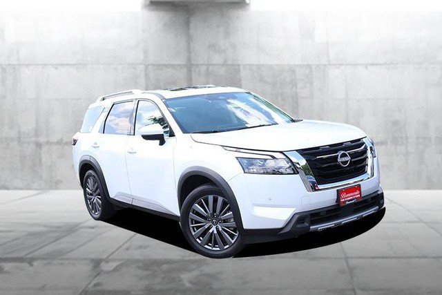Certified 2025 Nissan Pathfinder SL w/ SL Premium Package FWD image 2