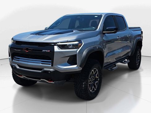 Used 2024 Chevrolet Colorado ZR2 w/ ZR2 Convenience Package III AWD/4WD image 8