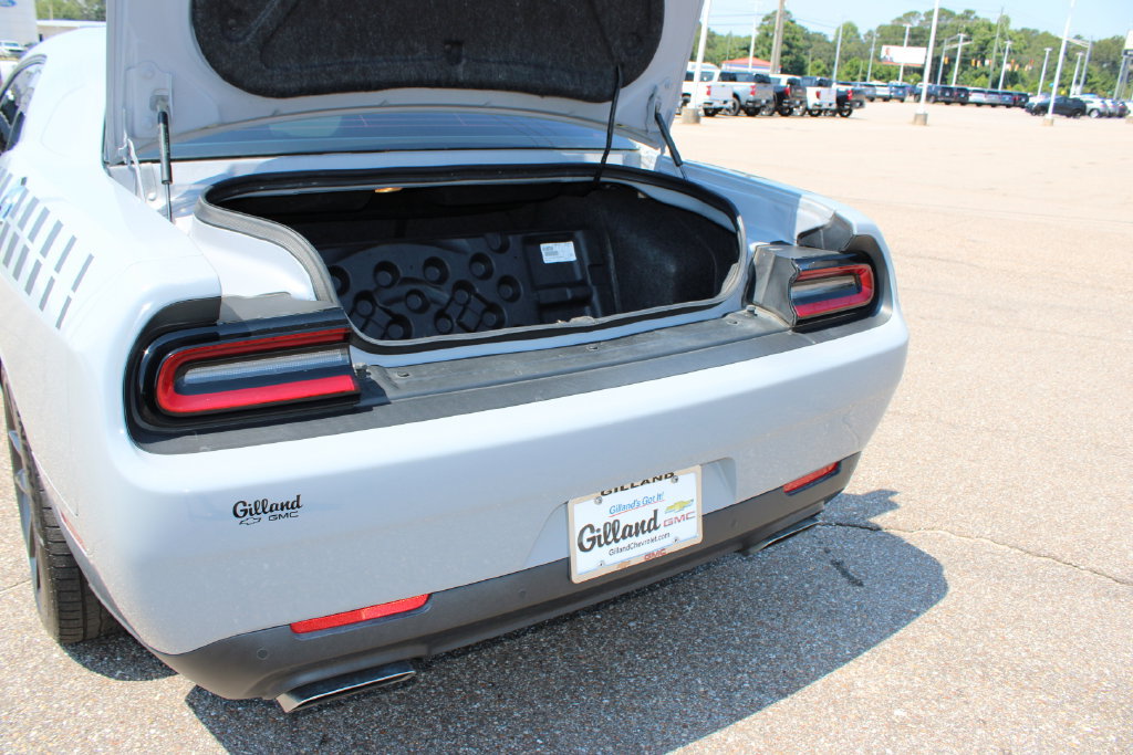 Used 2022 Dodge Challenger R/T w/ Performance Handling Group RWD image 14