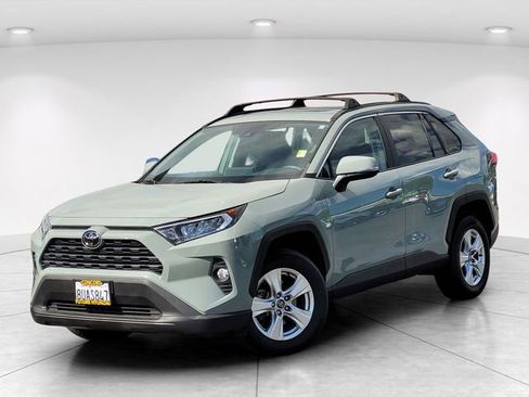 Used 2021 Toyota RAV4 XLE w/ Convenience Package AWD/4WD image 2