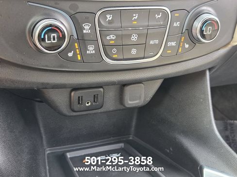 Used 2022 Chevrolet Traverse LT AWD/4WD image 20