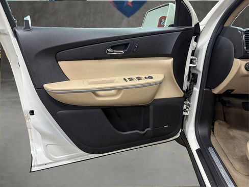 Used 2011 GMC Acadia SLT image 39