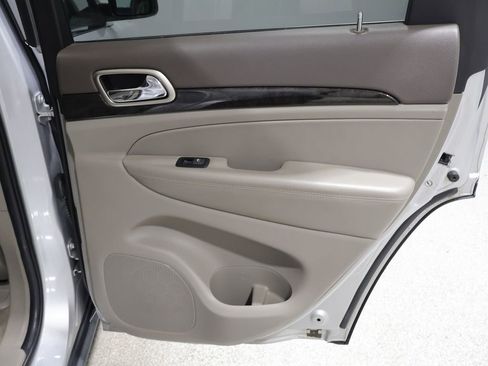 Used 2011 Jeep Grand Cherokee Laredo AWD/4WD image 21