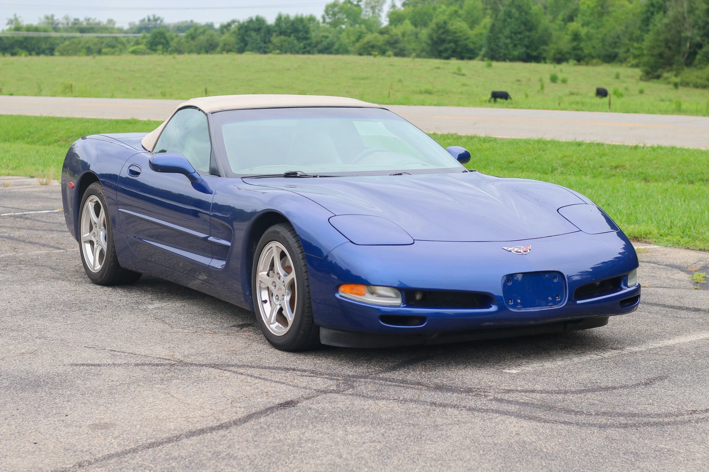 Used 2004 Chevrolet Corvette Convertible w/ Preferred Equipment Group RWD image 27