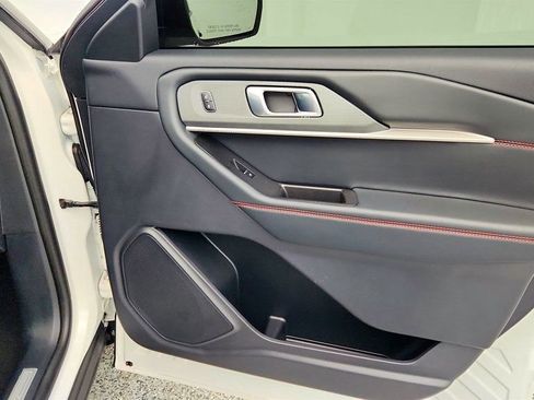 Used 2025 Ford Explorer ST-Line w/ Premium Package image 27