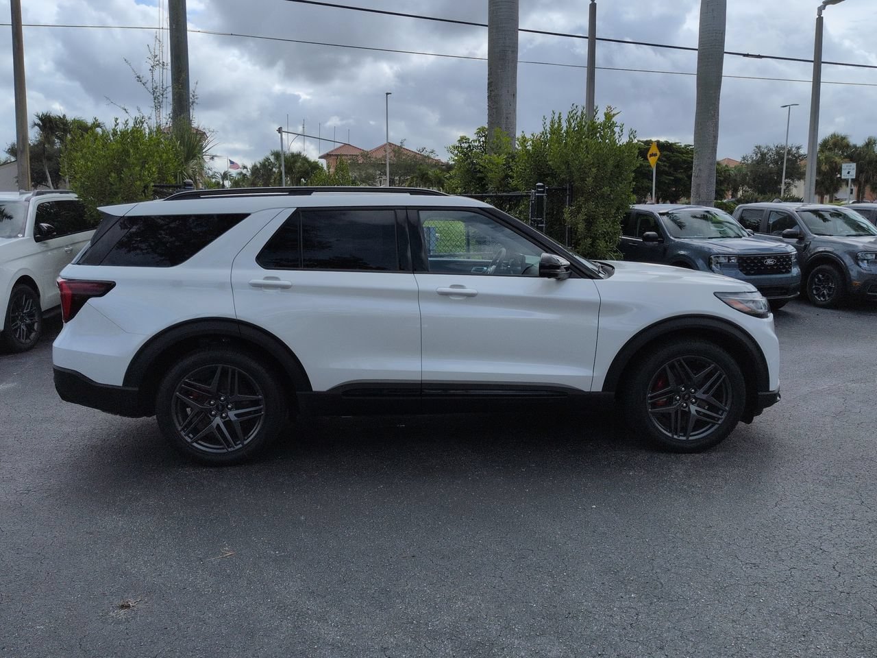 New 2026 Ford Explorer ST w/ Sun And Sound Package AWD/4WD image 3