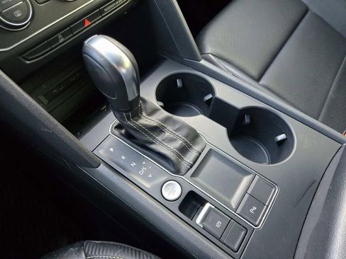 Used 2021 Volkswagen Atlas Cross Sport SE image 29