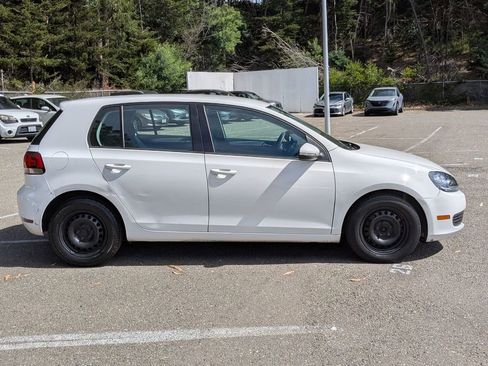 Used 2014 Volkswagen Golf 4-Door FWD image 4