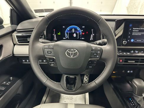 Used 2026 Toyota Camry SE FWD image 18