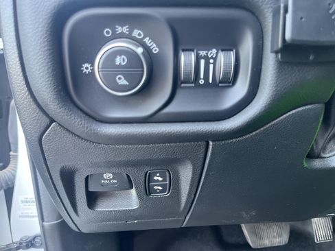 Used 2023 RAM 1500 Laramie AWD/4WD image 13