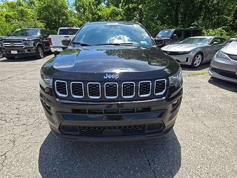 Used 2025 Jeep Compass Latitude AWD/4WD image 12