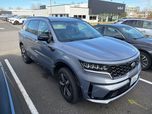 Certified 2021 Kia Sorento EX image 3