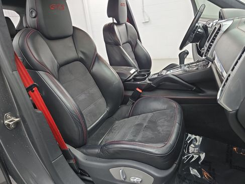 Used 2016 Porsche Cayenne GTS image 10