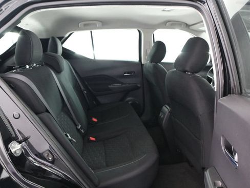 Used 2021 Nissan Kicks SV FWD image 38