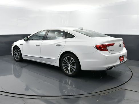 Used 2017 Buick LaCrosse Essence image 32