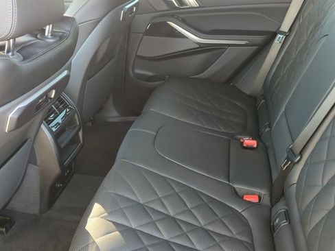 Used 2026 BMW X5 sDrive40i w/ M Sport Package RWD image 15