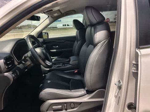 Used 2024 Honda Pilot EX-L image 11