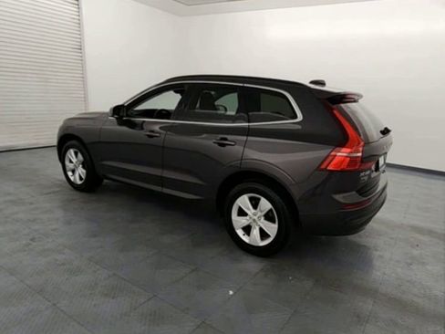 Used 2022 Volvo XC60 B5 Momentum image 6
