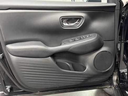 Used 2023 Honda HR-V LX image 19