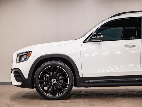 Used 2020 Mercedes-Benz GLB 250 4MATIC image 23