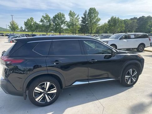 Used 2023 Nissan Rogue SL w/ SL Premium Package image 6