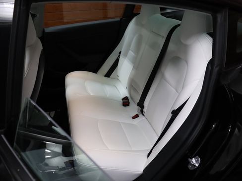 Used 2023 Tesla Model 3 Standard Range image 69