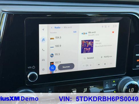 Used 2023 Toyota Highlander XLE image 34