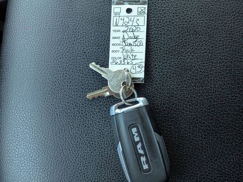Used 2020 RAM 1500 Big Horn AWD/4WD image 38