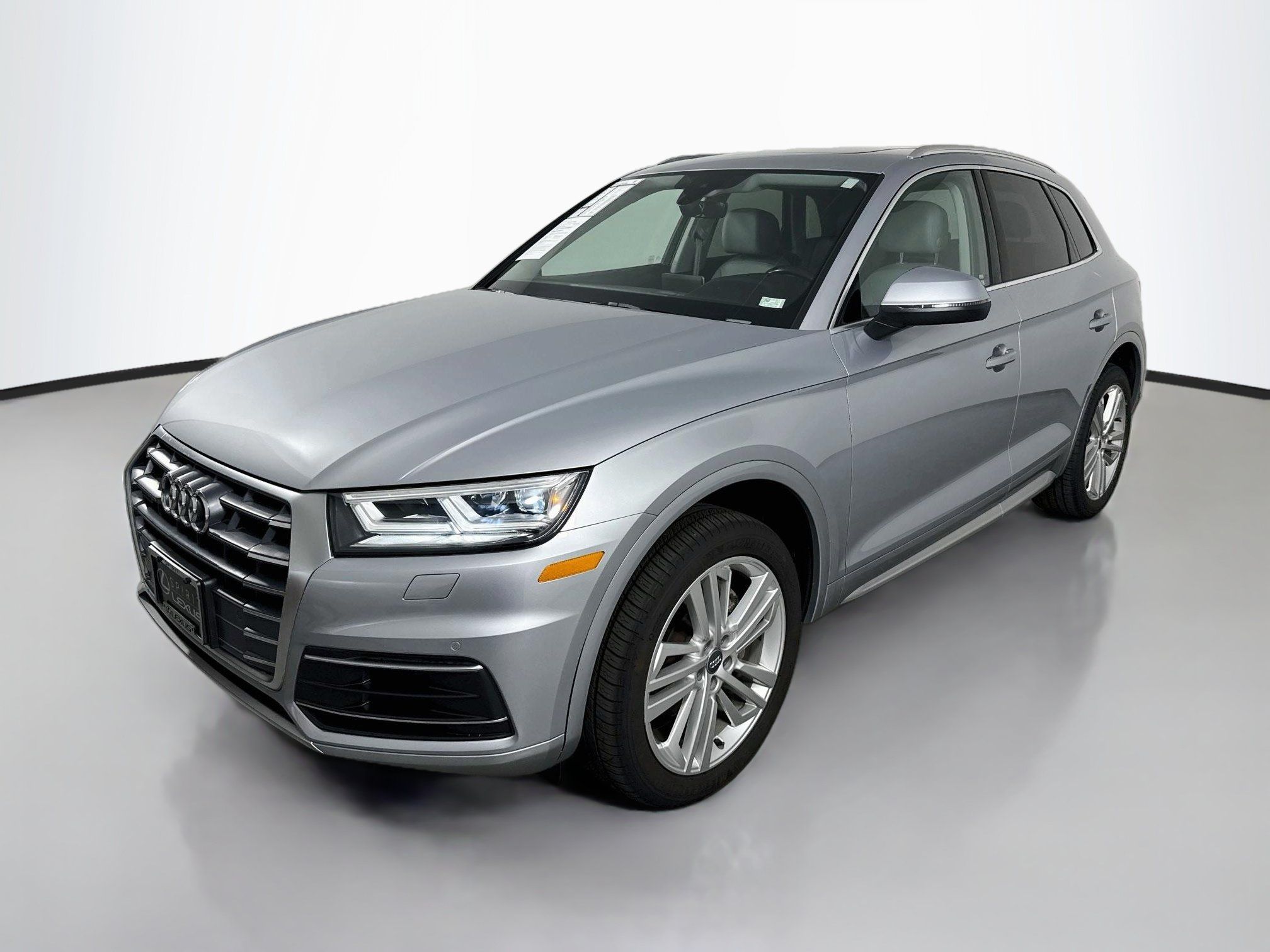 Used 2018 Audi Q5 2.0T Premium Plus w/ Premium Plus Package AWD/4WD image 3