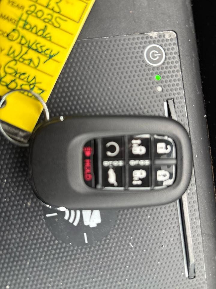 Used 2025 Honda Odyssey EX-L image 16