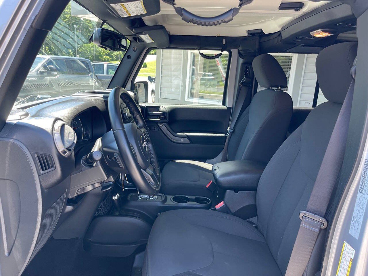 Used 2017 Jeep Wrangler Unlimited Sport AWD/4WD image 16